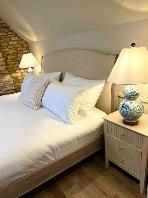 Quaint Cotswold Cottage 奇平诺顿 外观 照片