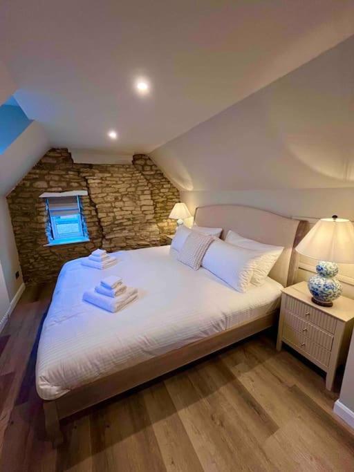 Quaint Cotswold Cottage 奇平诺顿 外观 照片